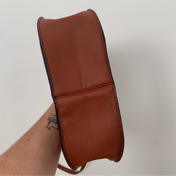 Steve Madden Saddle Bag - Picture 9 of 9